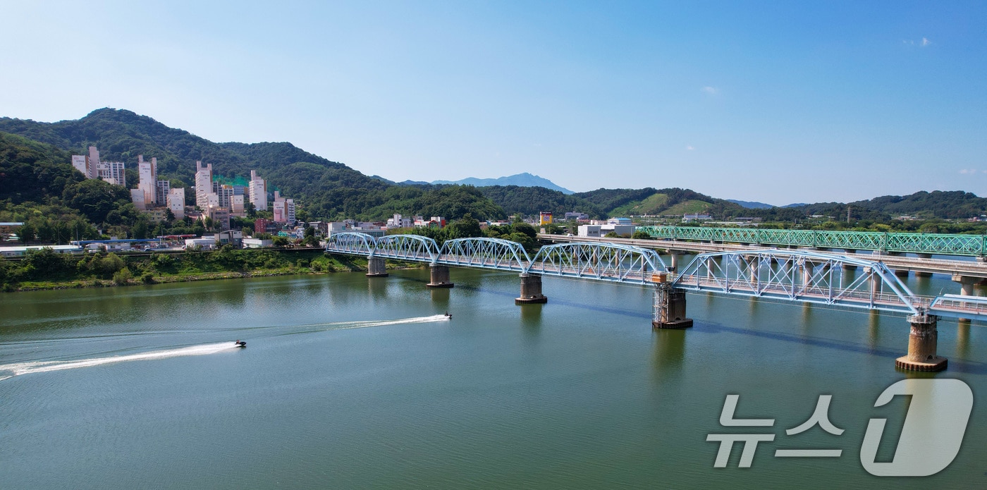 왜관철교 전경(칠곡군 제공)/뉴스1 ⓒ News1 정우용 기자