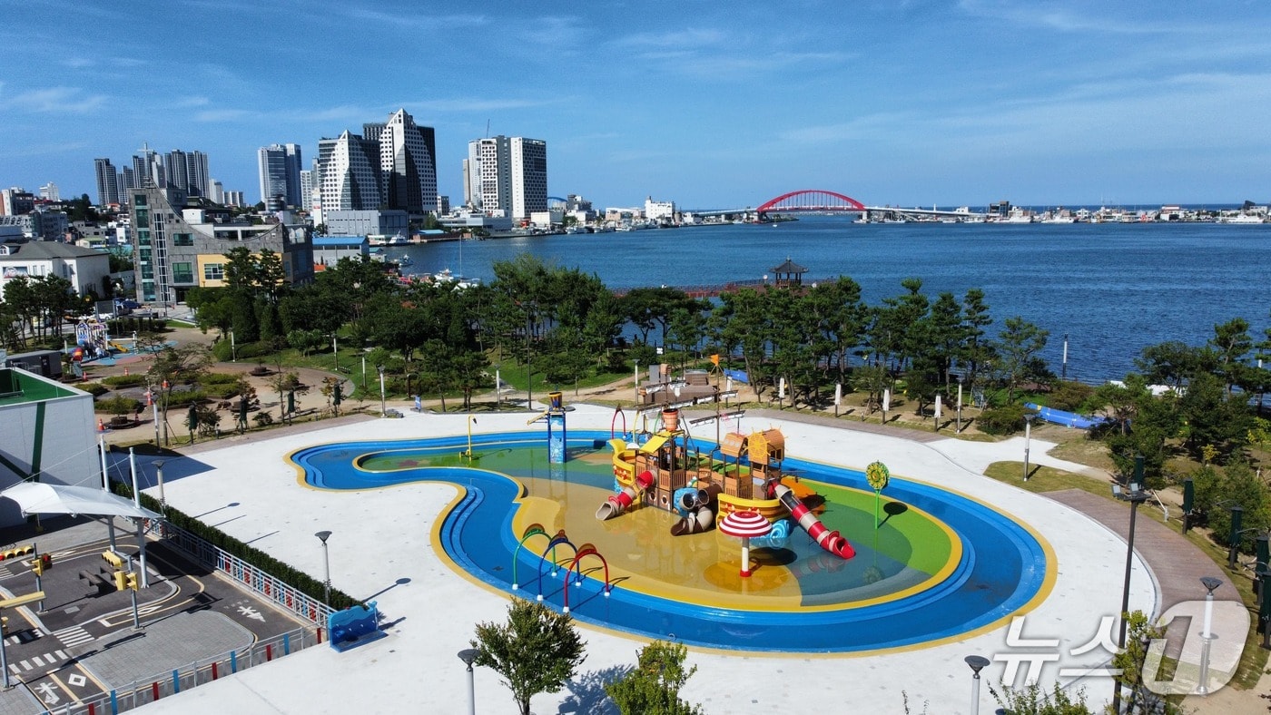 속초 청초호유원지 물놀이터 전경.(속초시 제공, 재판매 및 DB 금지) 2025.6.19/뉴스1