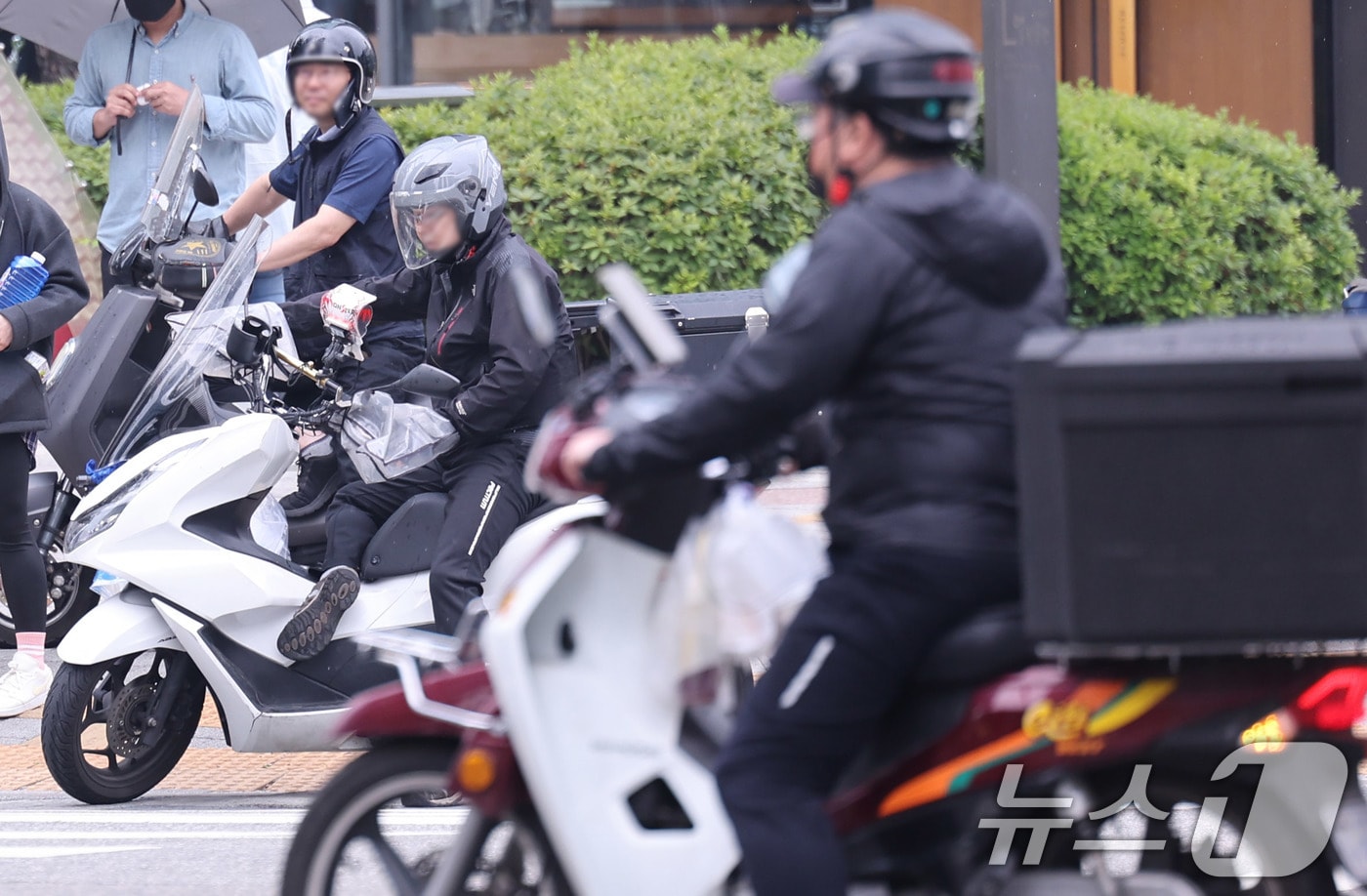 프리랜서·특고·플랫폼 노동자 71.6% "근로기준법 적용 확대를" - 뉴스 썸네일 이미지