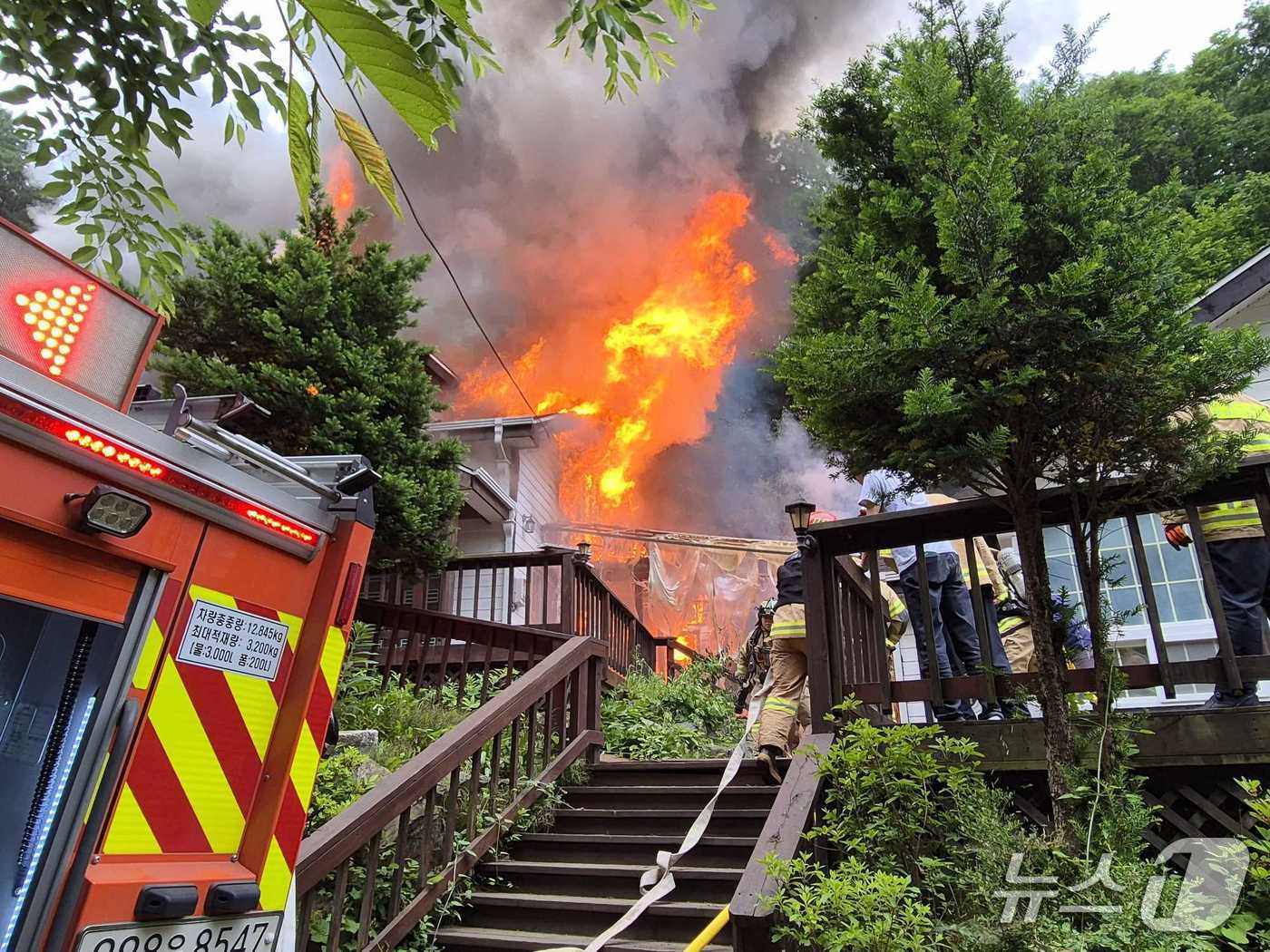 홍천 교회 부속건물서 화재 현장.(홍천소방서 제공, 재판매 및 DB금지)