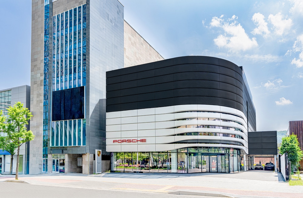 대구 수성구에 위치한 포르쉐 전시장인 '포르쉐 센터 대구'가 지난 18일 새단장을 마치고 문을 열었다<자료사진>(포르쉐코리아 제공). 2025.06.20.
