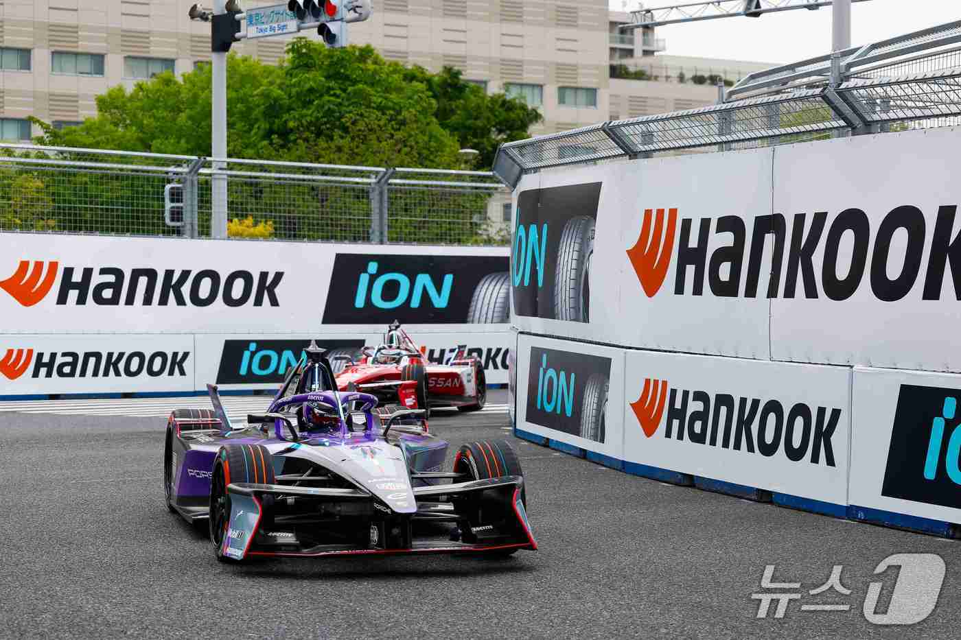 포뮬러 E 2025 도쿄 E-Prix 경기 장면.(한국타이어 제공) 