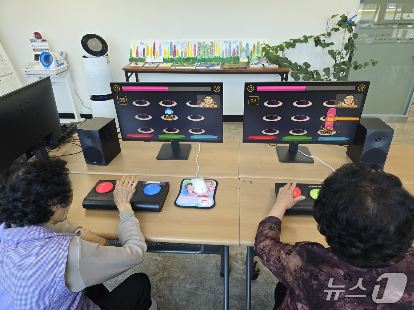 양구군치매안심센터 두들패드 훈련.(양구군 제공. 재판매 및 DB금지)/뉴스1