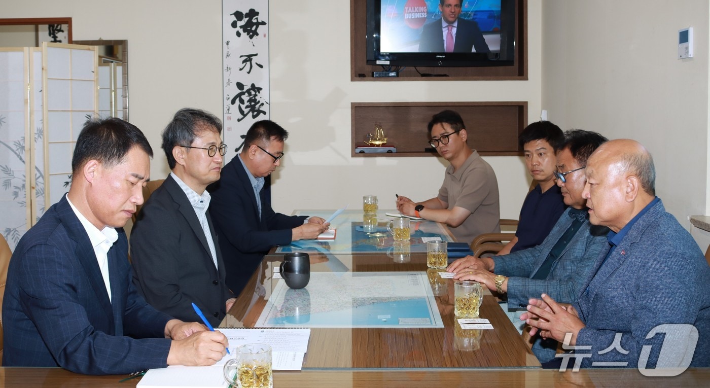 강원도 소방본부와 강원도 자원봉사센터, 재난대응 역량 강화 간담회 개최.(도소방본부 제공, 재판매 및 DB금지)