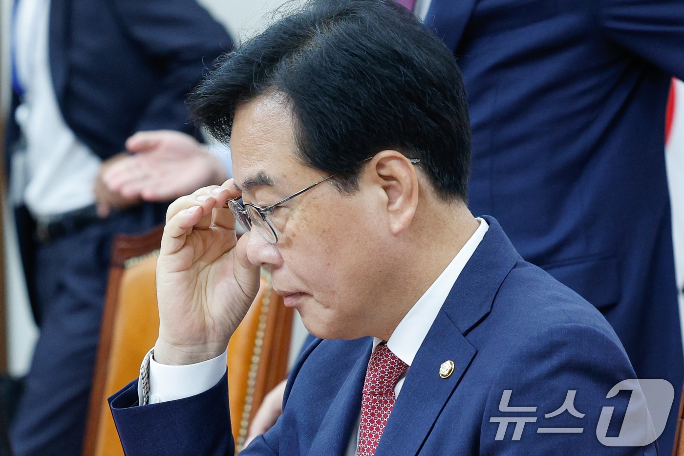 송언석 국민의힘 원내대표가 24일 오전 서울 여의도 국회에서 열린 원내대책회의에 참석하고 있다. 2025.6.24/뉴스1 ⓒ News1 안은나 기자