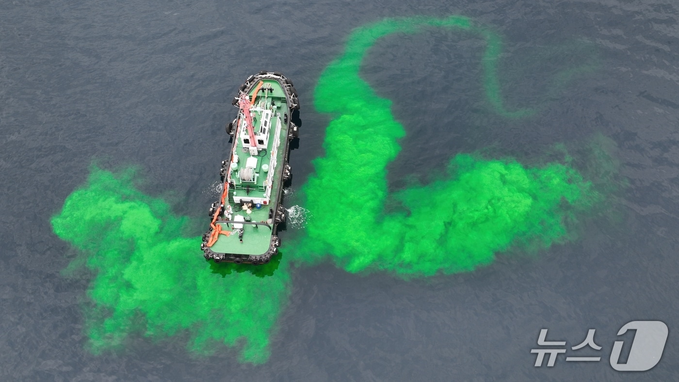 속초해경 민관 합동 해상방제 훈련.(속초해경 제공, 재판매 및 DB 금지) 2025.6.24/뉴스1