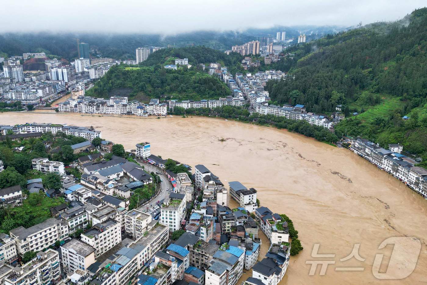 중국 남서부 구이저우성 곳곳이 물에 잠긴 모습. ⓒ AFP=뉴스1 ⓒ News1 신기림 기자
