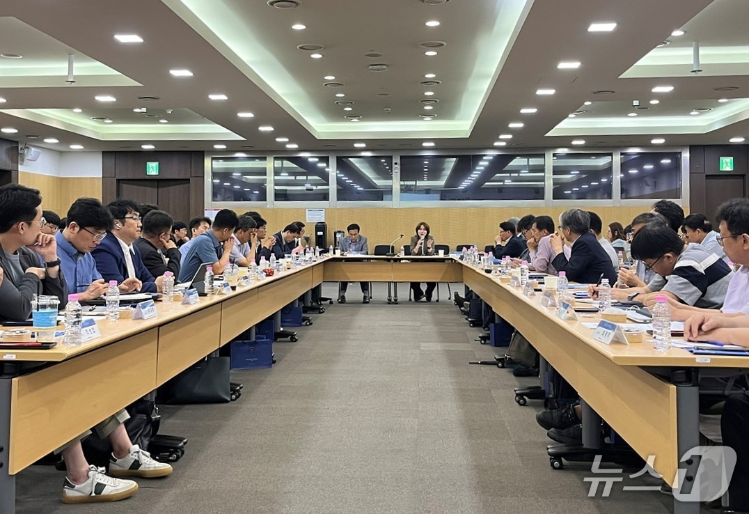 한국철도공사(코레일)가 25일 오후 대전사옥에서 39개 협력 중소기업과 동반성장을 위한 ‘상생간담회’를 열었다.(코레일 제공.재판매 및 DB금지)/뉴스1