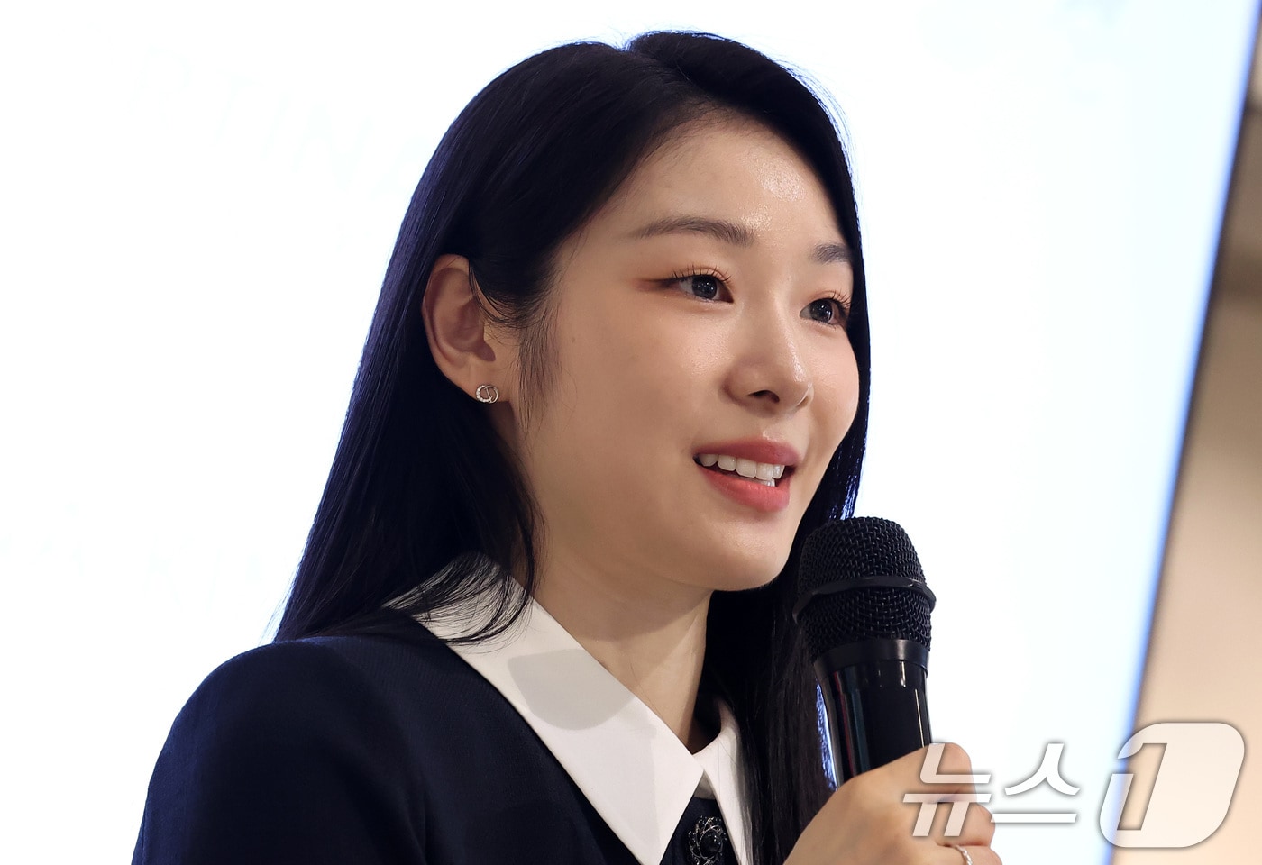 "납세도 국가대표"...'피겨여왕' 김연아·봉준호 감독 모범납세자 선정 - 뉴스 썸네일 이미지