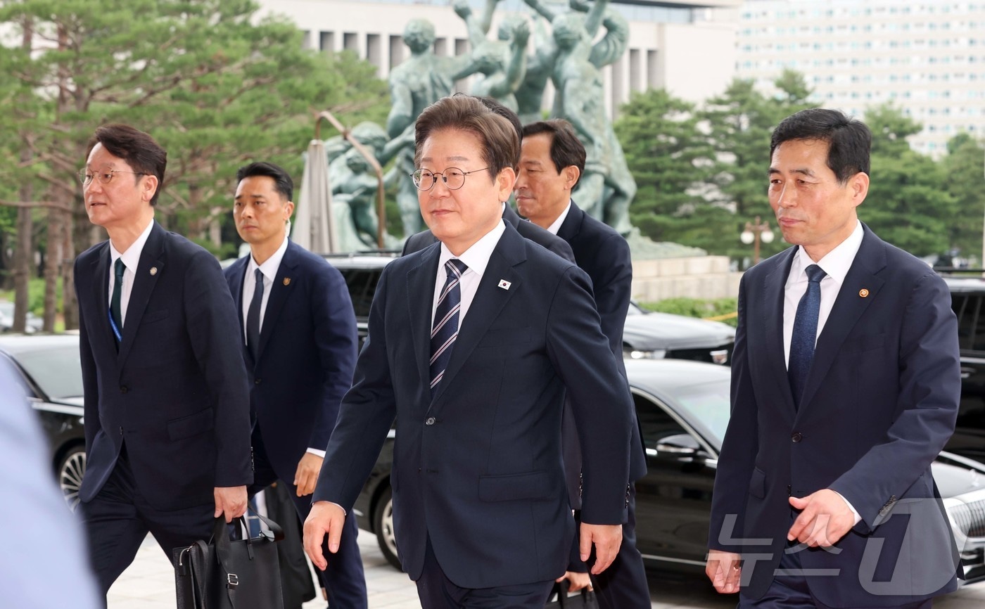 이재명 대통령이 26일 서울 여의도 국회에서 시정연설을 하기 위해 입장하고 있다. 2026.06.26 2025.6.26/뉴스1 ⓒ News1 국회사진기자단