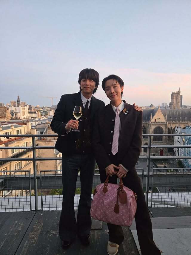 공유(왼쪽)와 제이홉(제이홉 인스타그램)