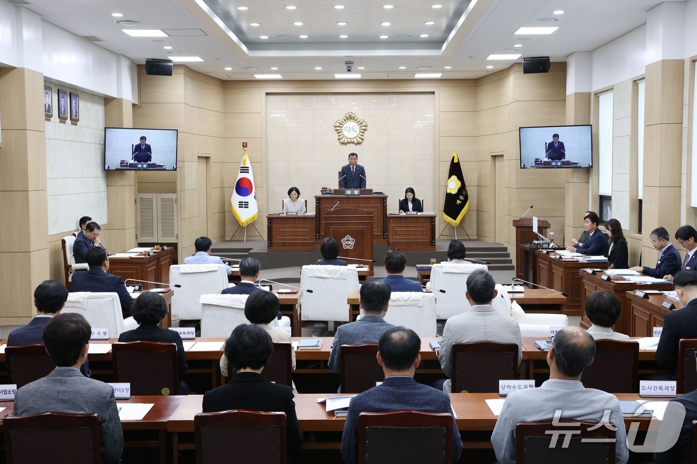 계룡시의회가 11일부터 17일간의 일정으로 진행한 제182회 정례회를 마무리했다. (계룡시의회 제공.재판매 및 DB 금지)/뉴스1