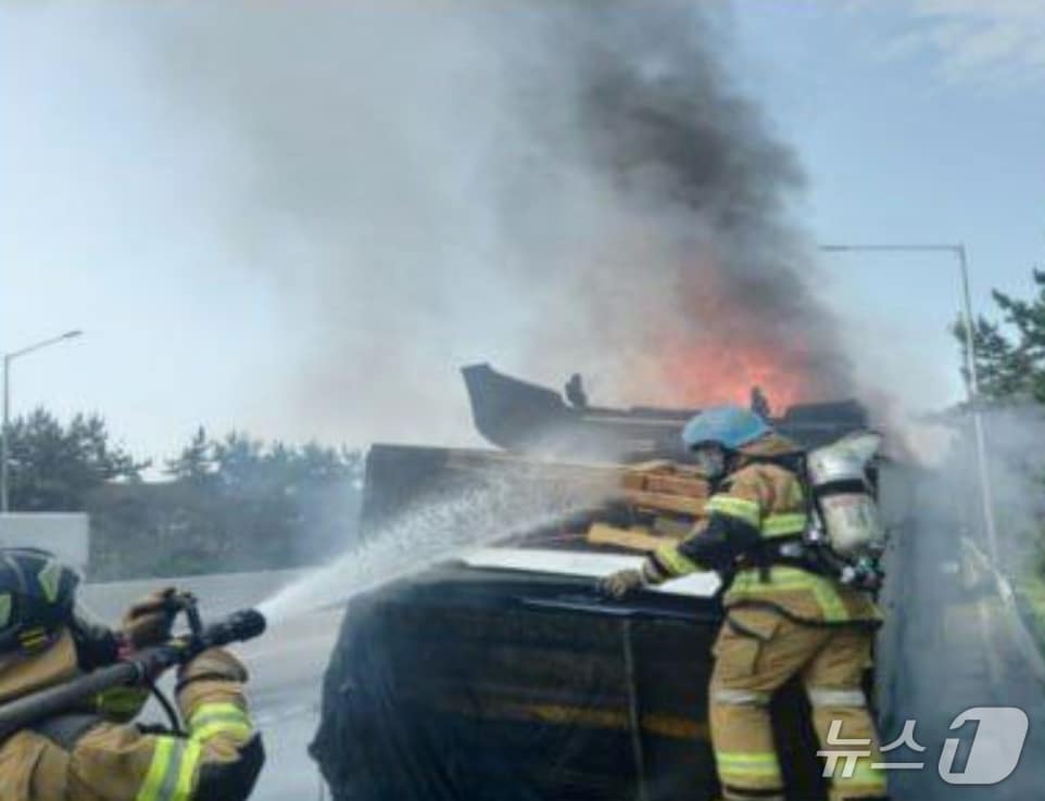 화재 현장. (경기도소방재난본부 제공. 재판매 및 DB 금지) 2025.6.27/뉴스1