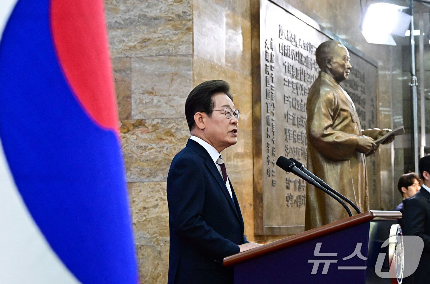 이재명 대통령이 4일 오전 서울 여의도 국회 로텐더홀에서 취임사를 하고 있다.  ⓒ News1 국회사진기자단