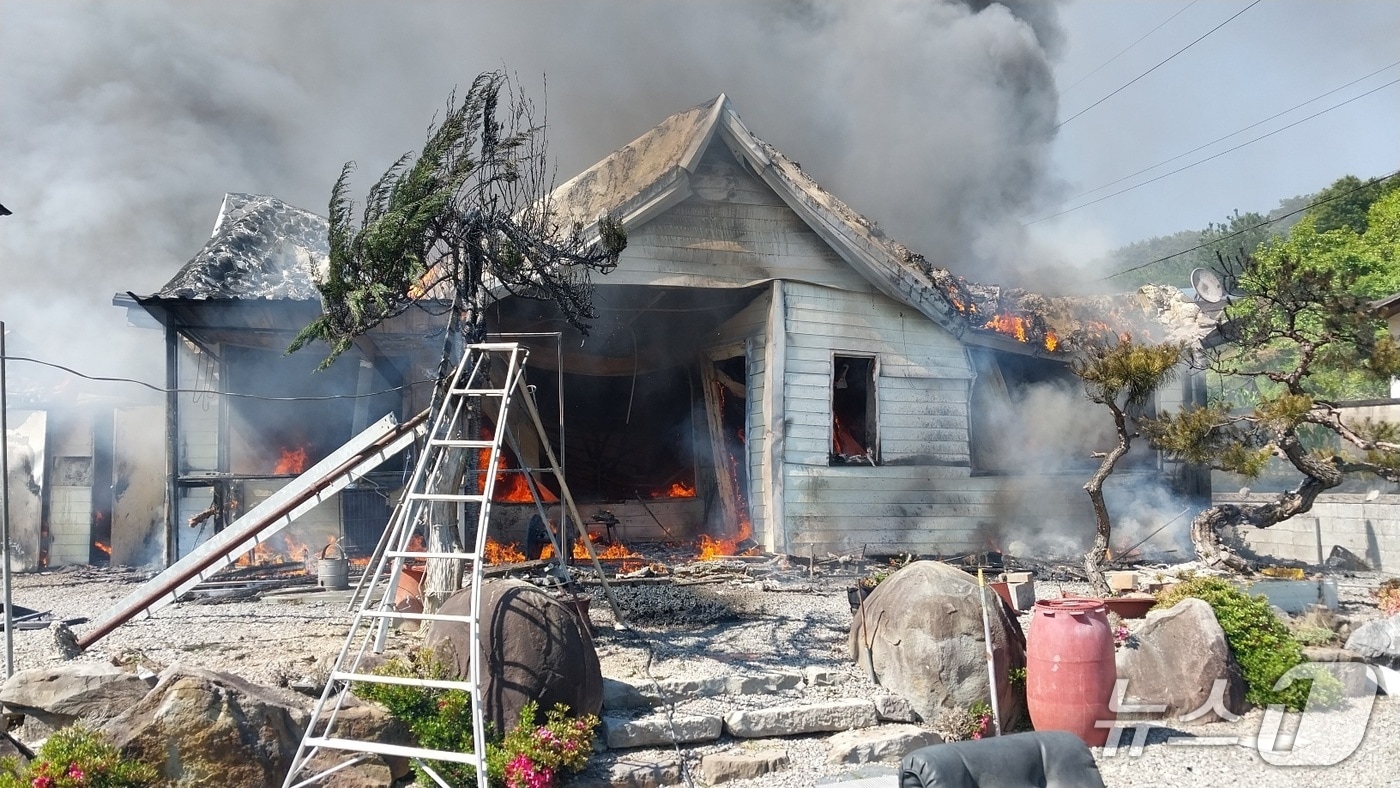 화재 현장(경남소방본부 제공. 재판매 및 DB금지)