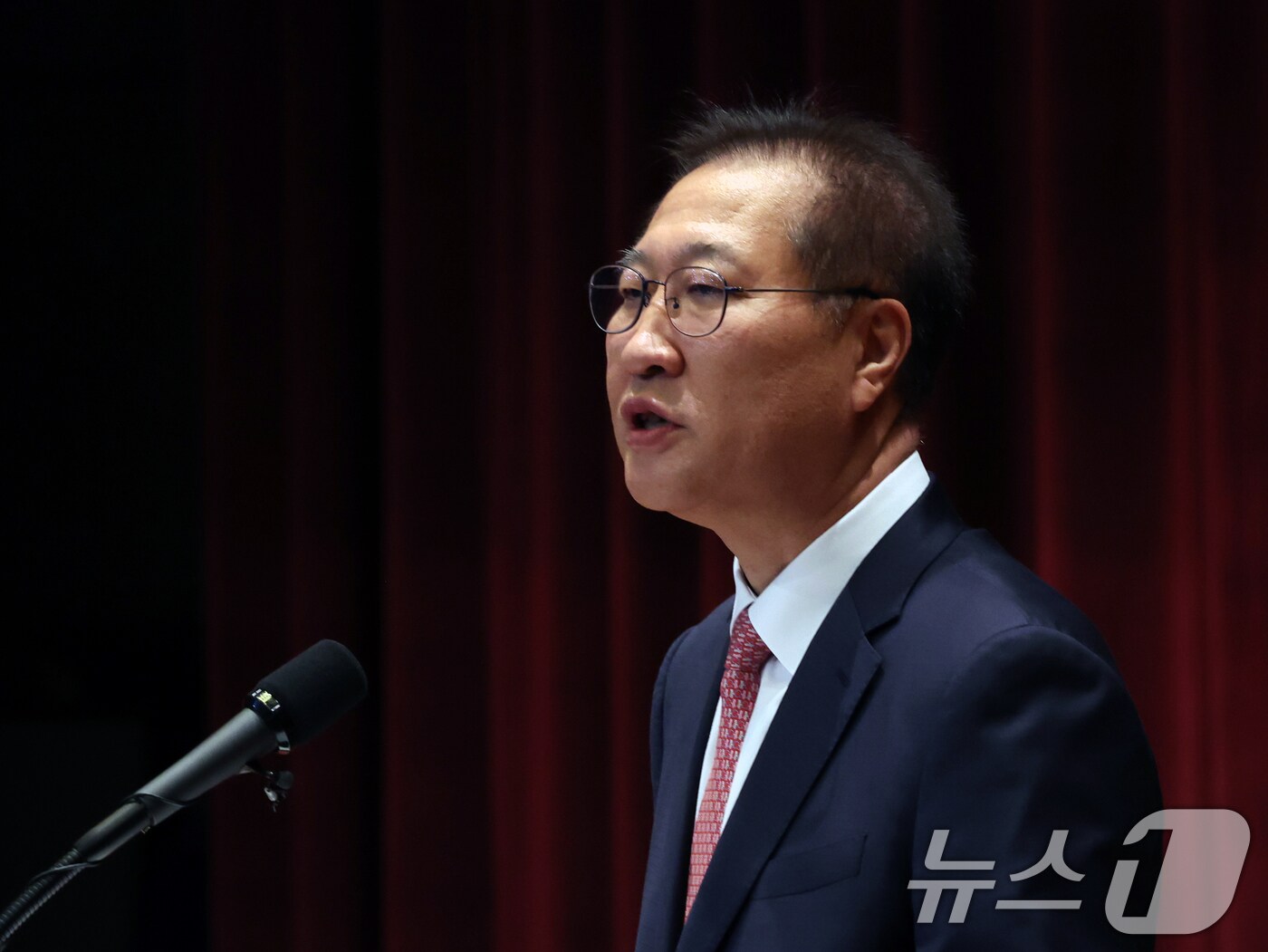 박성재 법무부장관이 5일 오전 경기 과천시 정부과천청사에서 열린 이임식에서 이임사를 하고 있다. 2025.6.5/뉴스1 ⓒ News1 황기선 기자