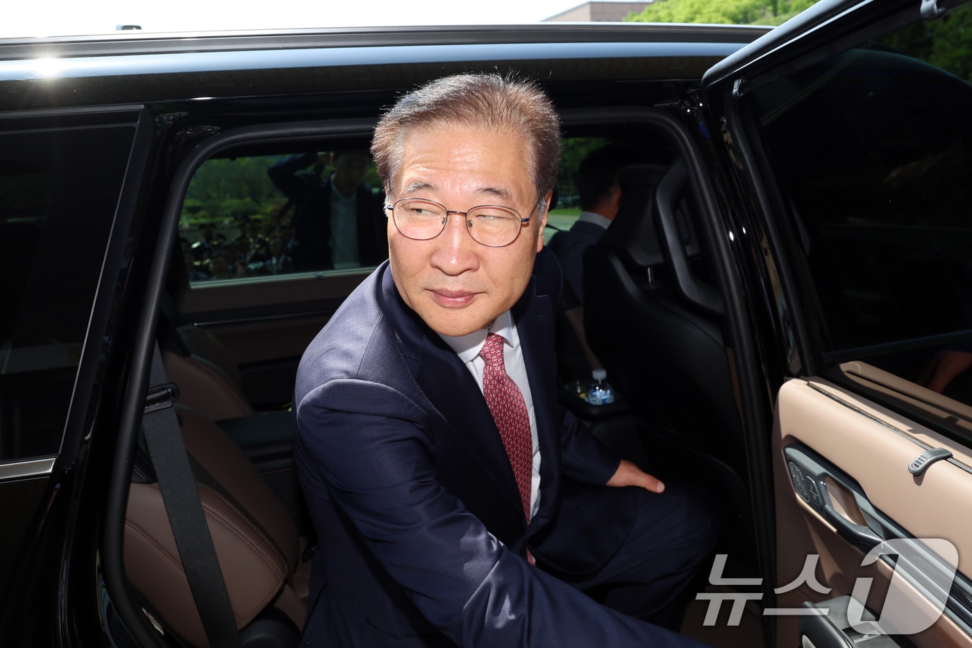 박성재 법무부장관이 지난 6월 5일 오전 경기 과천시 정부과천청사에서 열린 이임식을 마친 후 차량에 오르고 있다. 2025.6.5/뉴스1 ⓒ News1 황기선 기자