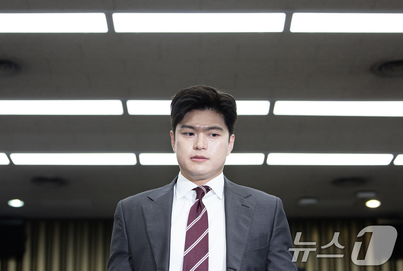 김용태 국민의힘 비상대책위원장이 5일 오전 서울 여의도 국회에서 열린 의원총회에 참석하고 있다. 2025.6.5/뉴스1 ⓒ News1 이재명 기자