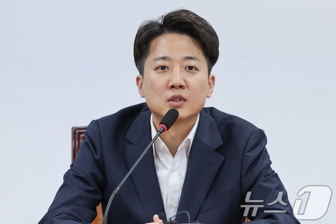 제21대 대통령 선거 후보를 지낸 이준석 개혁신당 의원이 5일 오후 서울 여의도 국회에서 열린 선거대책본부 해단식에 참석해 인사말을 하고 있다. 2025.6.5/뉴스1 ⓒ News1 안은나 기자