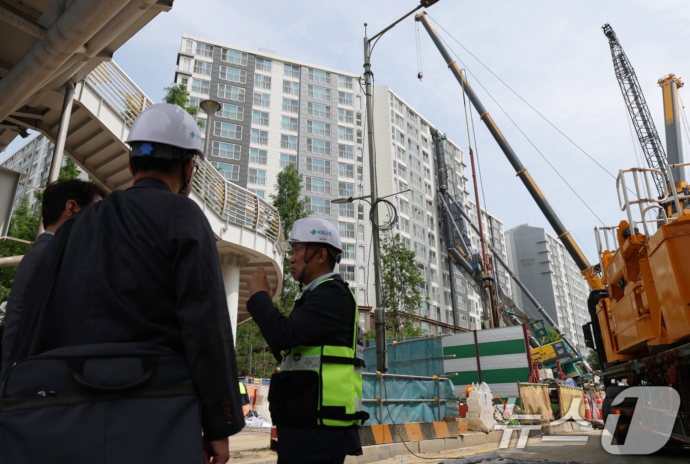 한 아파트 공사 현장 2025.6.6/뉴스1 ⓒ News1 김영운 기자