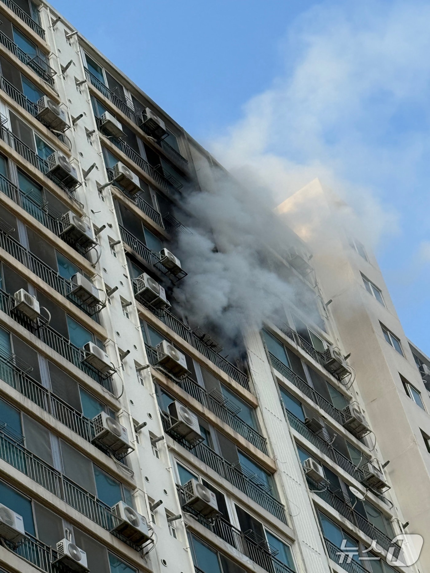 화재현장(인천소방본부 제공.재판매 및 DB금지)