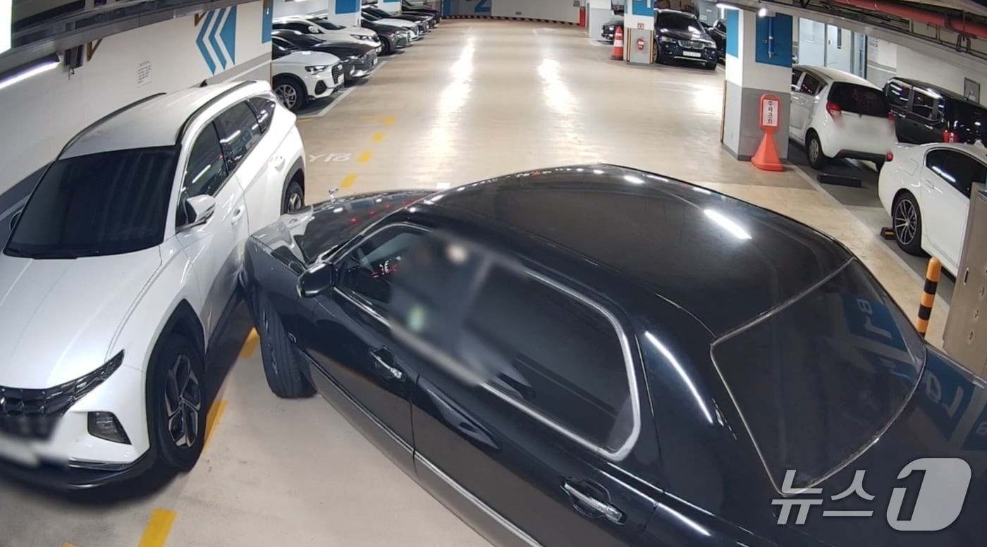 부산 동구 한 주차장 사고 현장. (부산 동부경찰서 제공. 재판매 및 DB 금지)