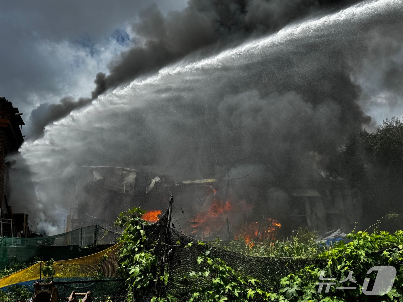 화재현장(경기도소방재난본부 제공.재판매 및 DB금지)