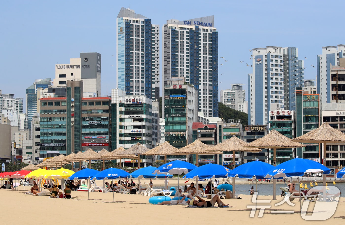 부산에 가장 오래 머무는 '뜻밖의 외국인' 관광객 - 뉴스 썸네일 이미지