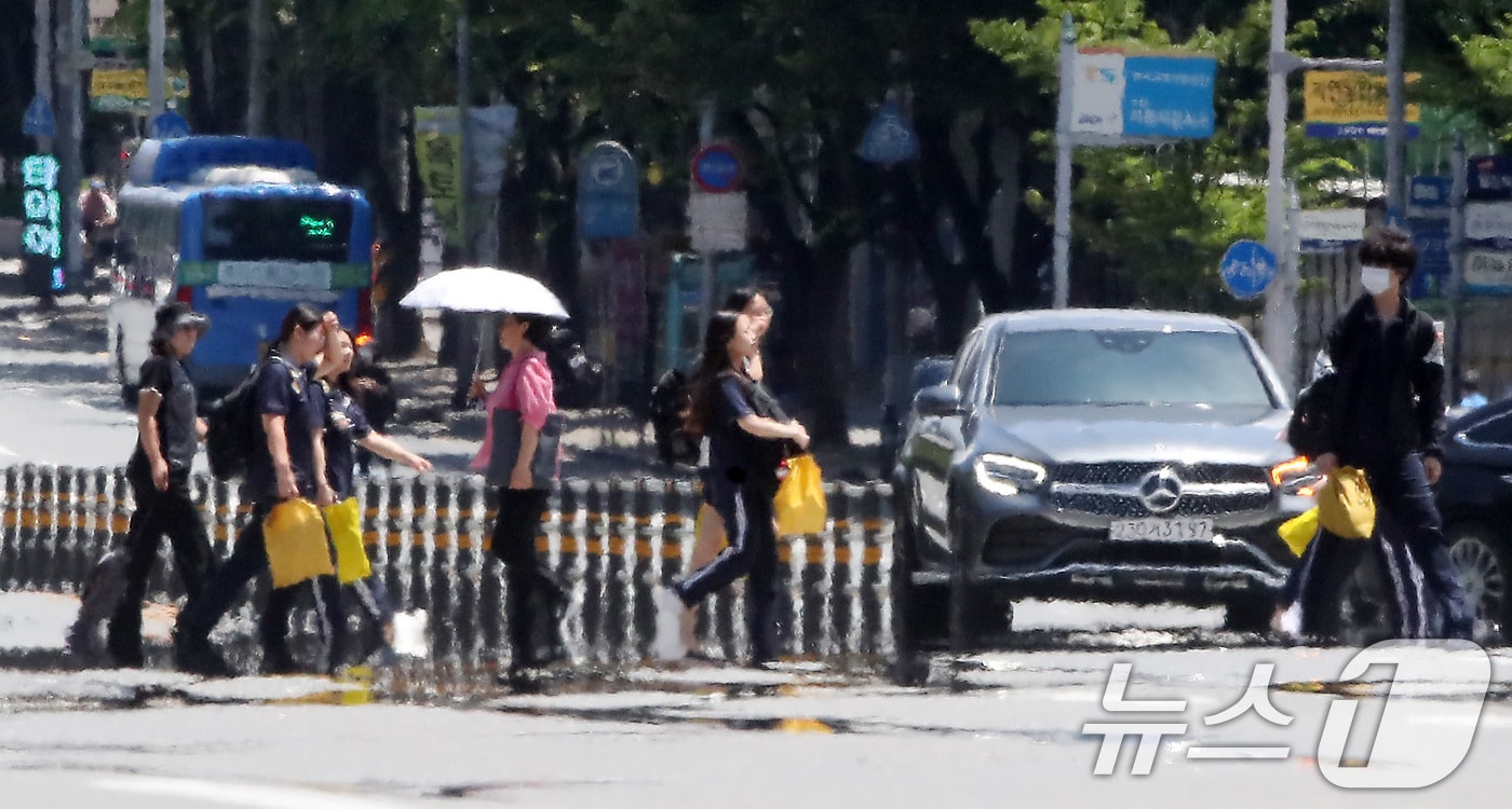 아지랑이가 피어오르고 있다.(사진은 기사 내용과 무관함) / 뉴스1 ⓒ News1
