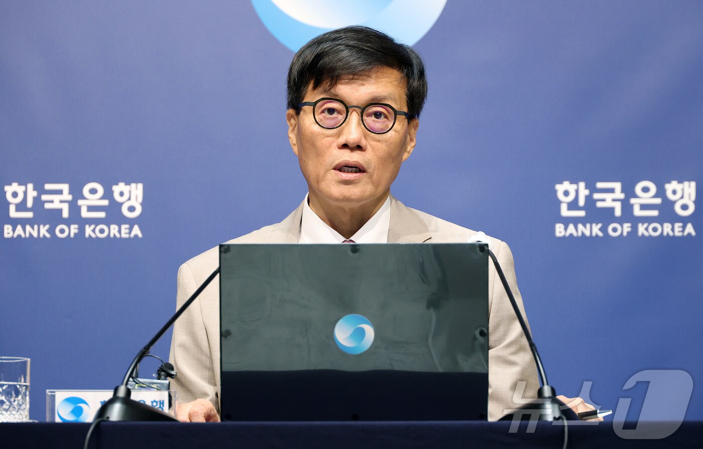 이창용 한국은행 총재가 10일 오전 서울 중구 한국은행에서 열린 통화정책방향 기자간담회에서 발언을 하고 있다. 2025.7.10/뉴스1 ⓒ News1 사진공동취재단