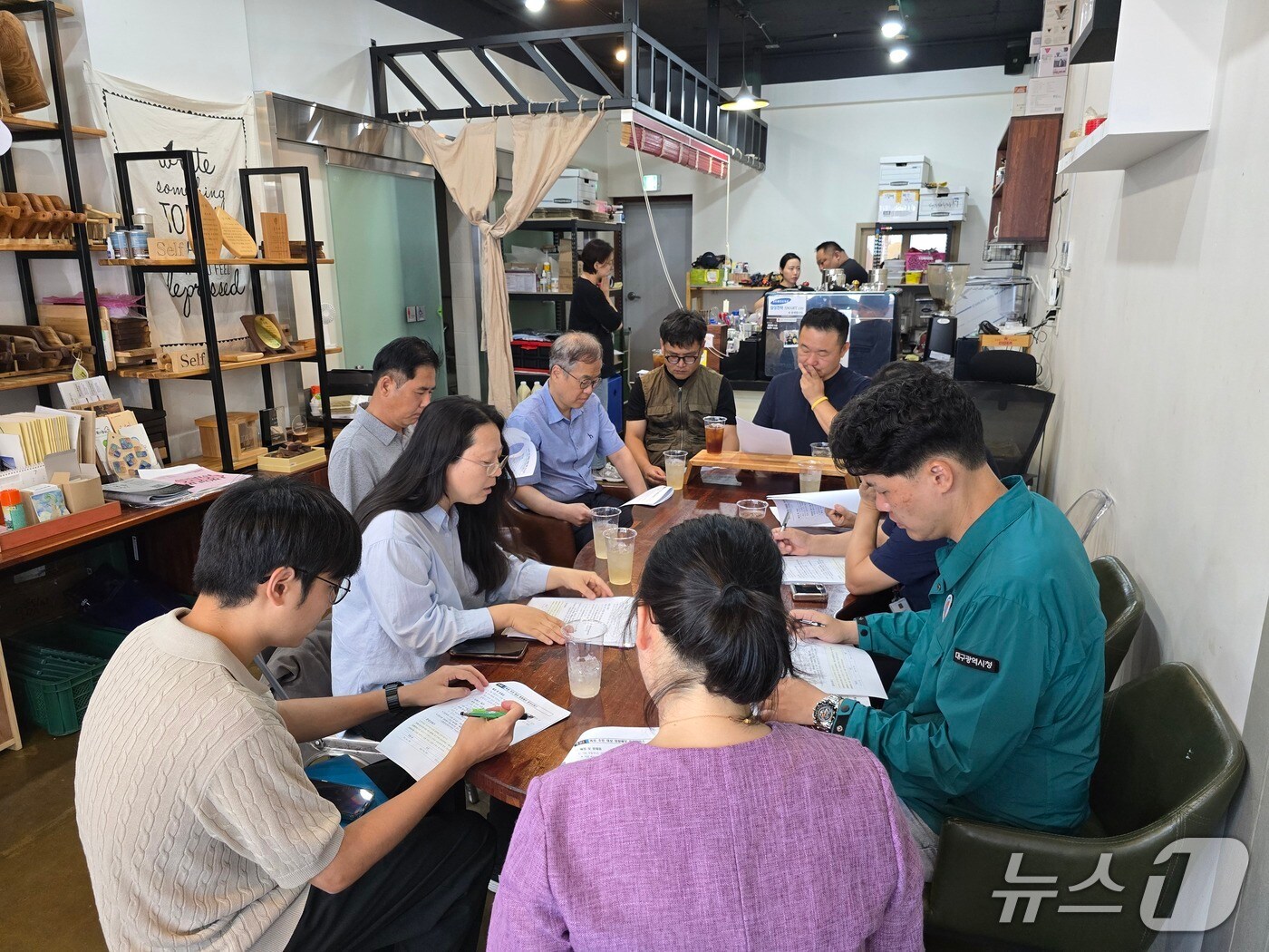 대구기상청과 대구시, 대구쪽방상담소 등 관계기관이 간담회를 열고 폭염 피해 최소화를 위해 논의를 하고 있다.(대구기상청 제공.재판매 및 DB 금지)