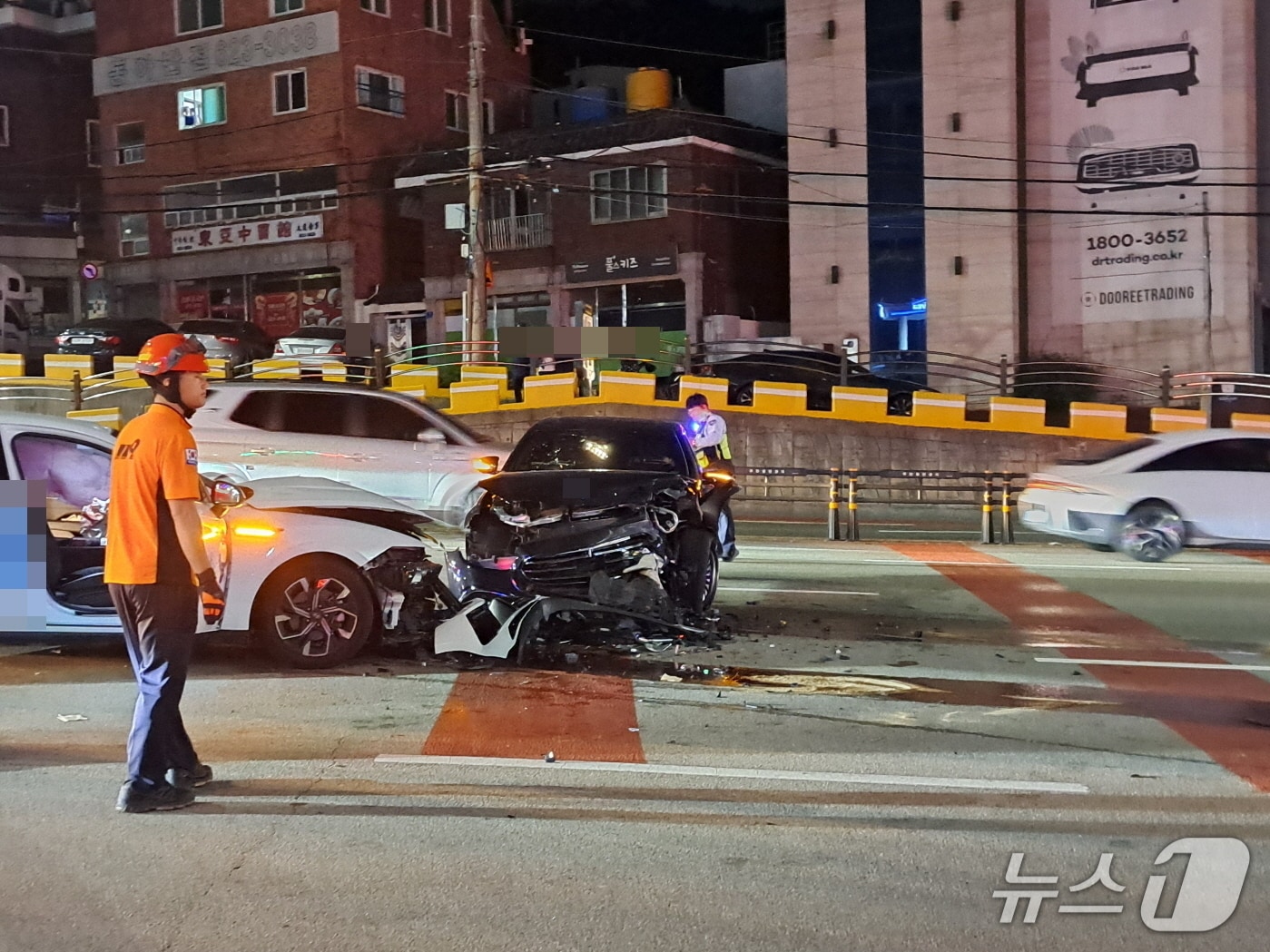 10일 오후 부산 남구 황령대로 교통사고 현장.(부산 남부경찰서 제공. 재판매 및 DB 금지)