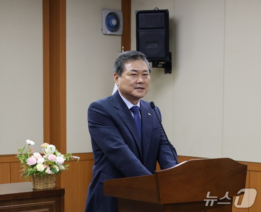 김권수 경남개발공사 사장이 10일 창원 본사에서 열린 퇴임식에서 퇴임사를 하고 있다.(경남개발공사 제공. 재판매 및 DB금지)