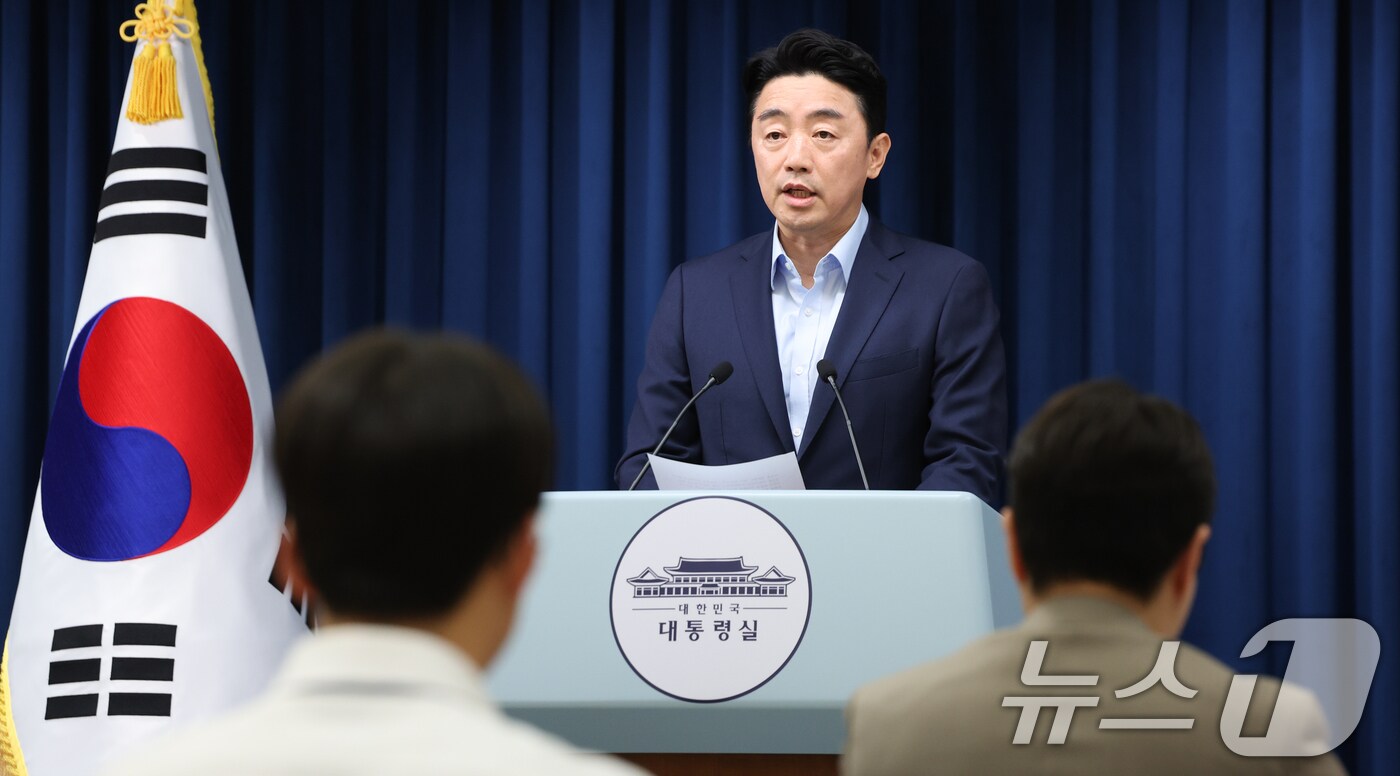 강훈식 대통령 비서실장이 11일 서울 용산구 대통령실 청사에서 문화체육관광부·국토교통부 장관 후보자 인선 발표를 하고 있다. 2025.7.11/뉴스1 ⓒ News1 허경 기자