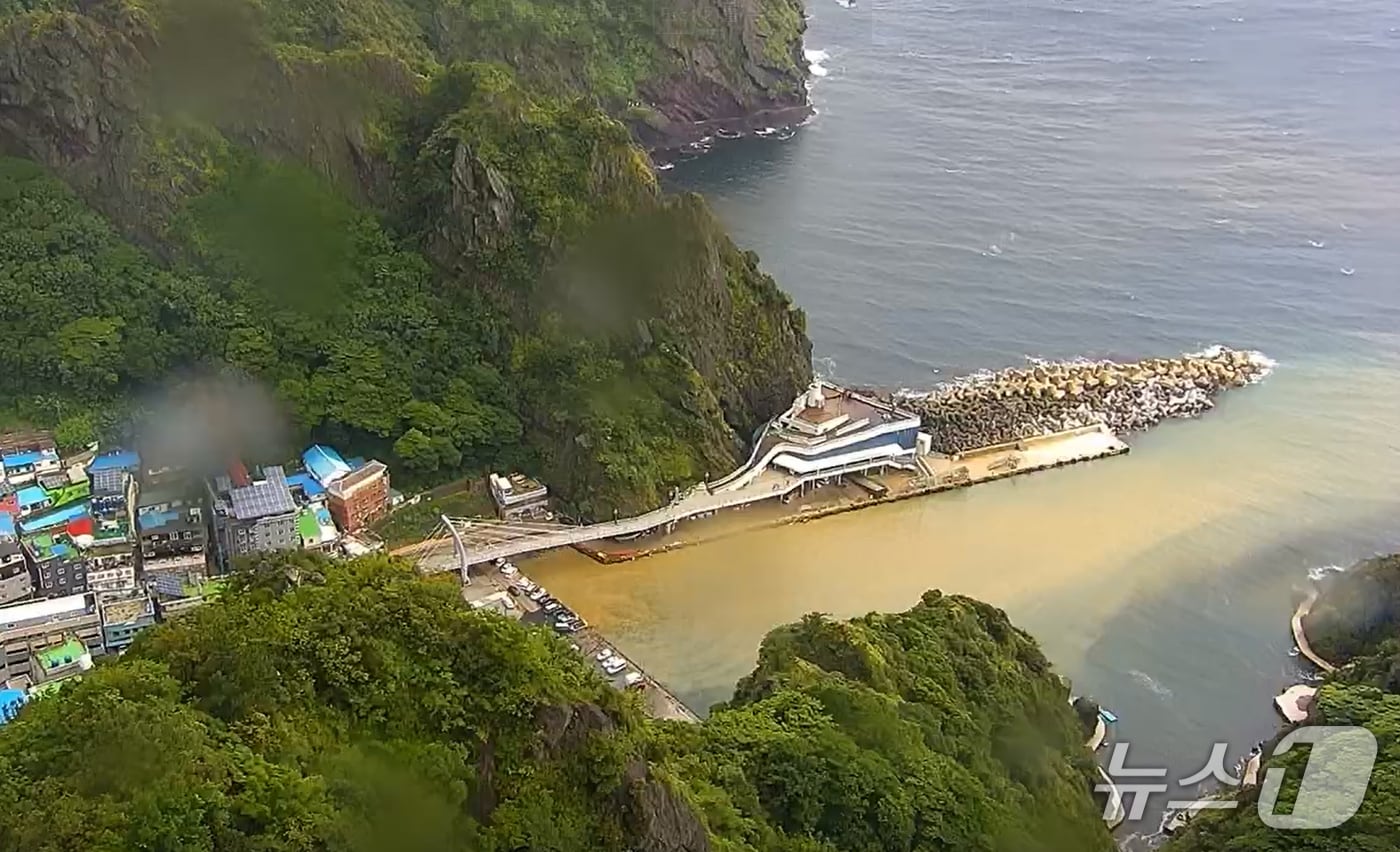 14일 호우경보가 내려진 경북 울릉군 전역에 산사태 위험 경보가 발령됐다. (울릉군 실시간방송 화면 갈무리, 재판매 및 DB금지) 2025.7.14/뉴스1