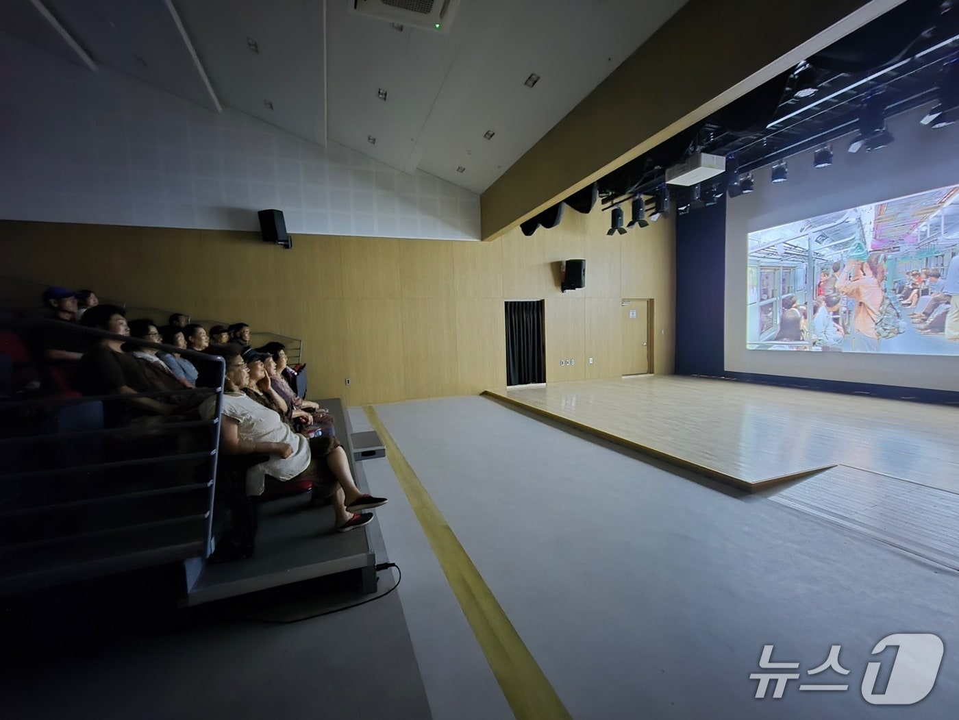 우리동네아지트 4층 낭만극장(금산군 제공.재판매 및 DB금지)/뉴스1 