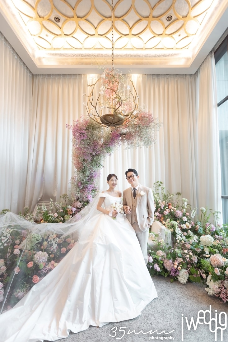 방송인 김준호, 김지민 / 아이웨딩 제공