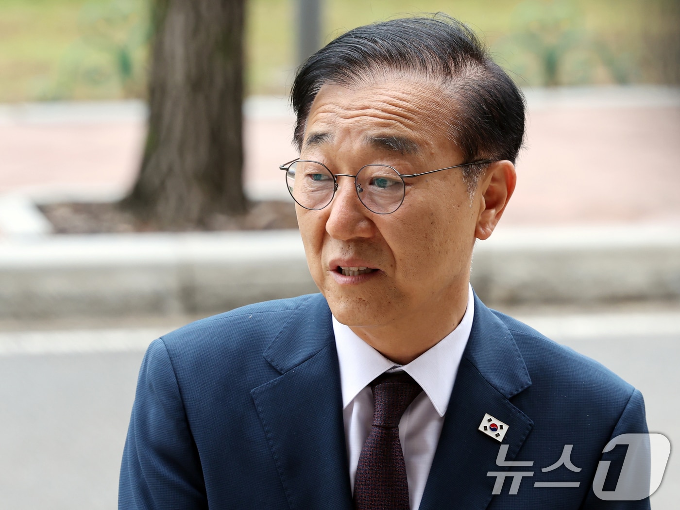 김윤덕 국토교통부 장관 후보자가 15일 오전 경기 과천시 정부과천청사에 마련된 인사청문회 사무실로 출근하며 소감을 밝히고 있다. 2025.7.15/뉴스1 ⓒ News1 황기선 기자