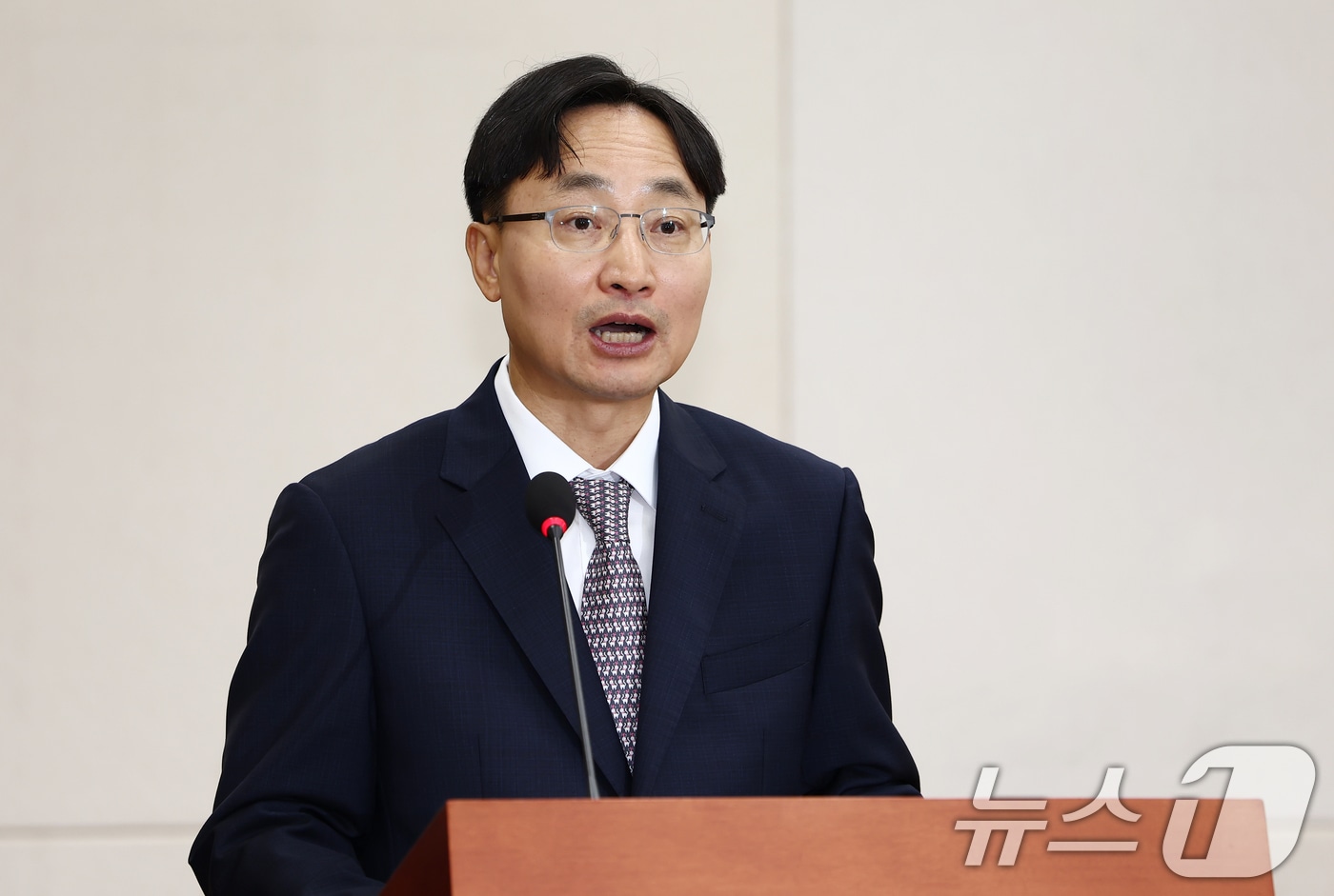 임광현 국세청장 후보자가 15일 오전 서울 여의도 국회 기획재정위원회에서 열린 국세청장 후보자 인사청문회에서 인사말을 하고 있다. 2025.7.15/뉴스1 ⓒ News1 김민지 기자