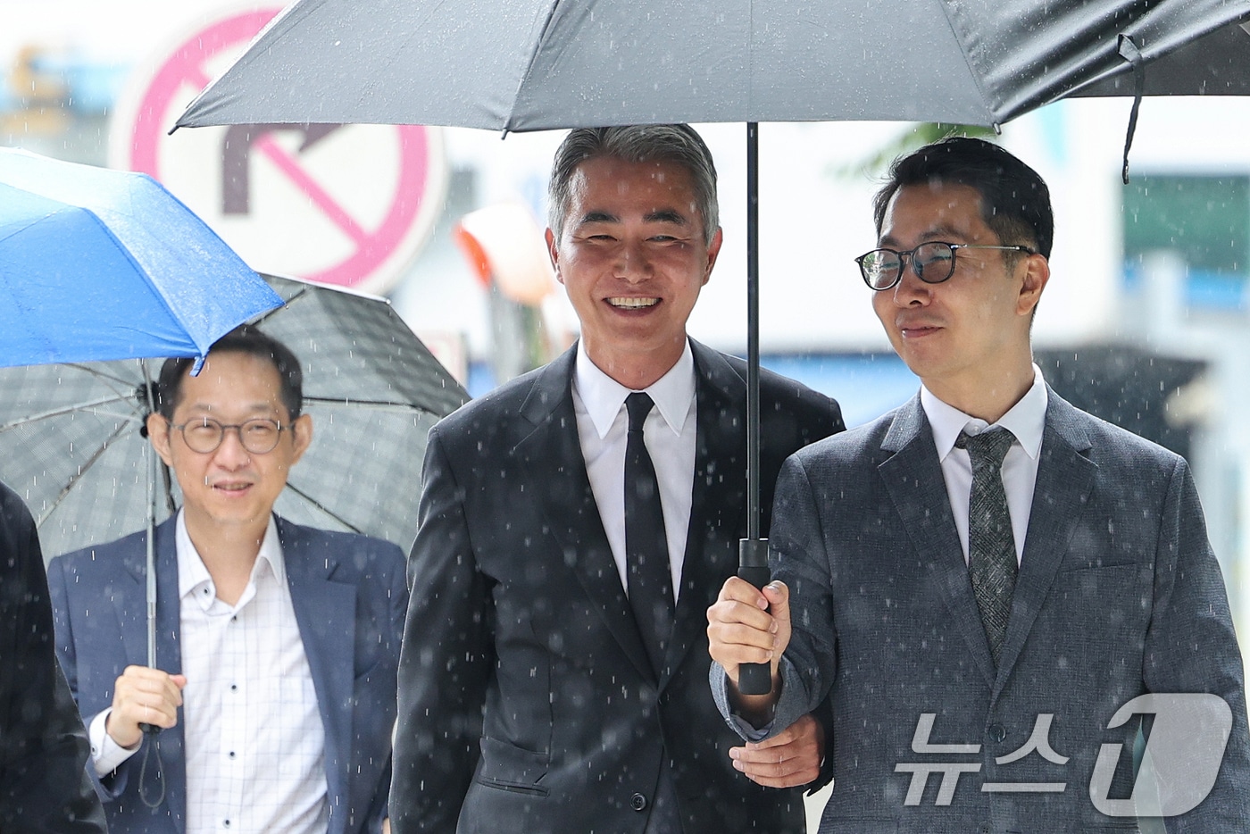 장현국 '위믹스 유통량 조작' 무죄 최종 확정...검찰 상고 포기 - 뉴스 썸네일 이미지