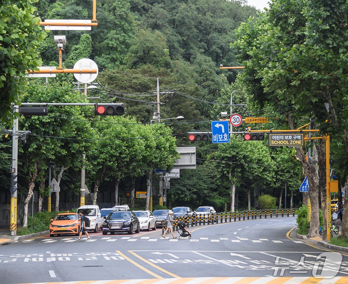 양방향 단속카메라 설치 모습.&#40;양천구 제공&#41;