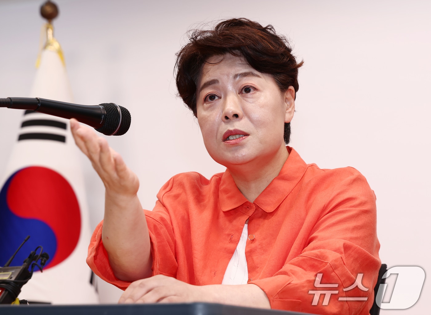 윤희숙 국민의힘 혁신위원장이 16일 서울 여의도 중앙당사에서 현안 관련 기자간담회를 하고 있다. 2025.7.16/뉴스1 ⓒ News1 김민지 기자