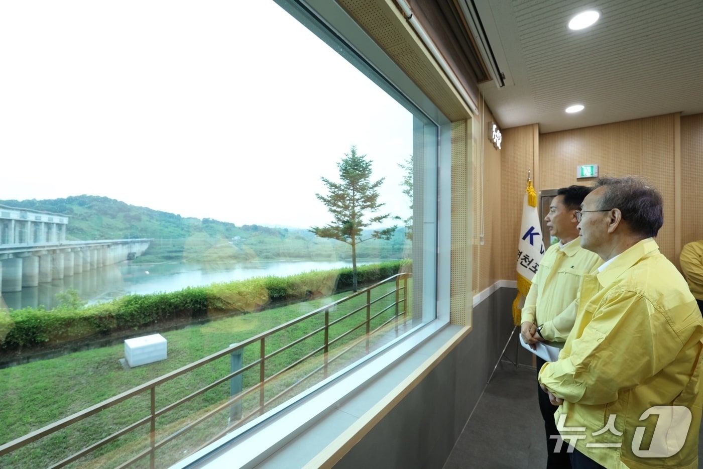 김남중 통일 차관이 지난 16일 임진강 유역을 방문하고 '수해 방지 대응체계'를 점검했다.(통일부 제공)