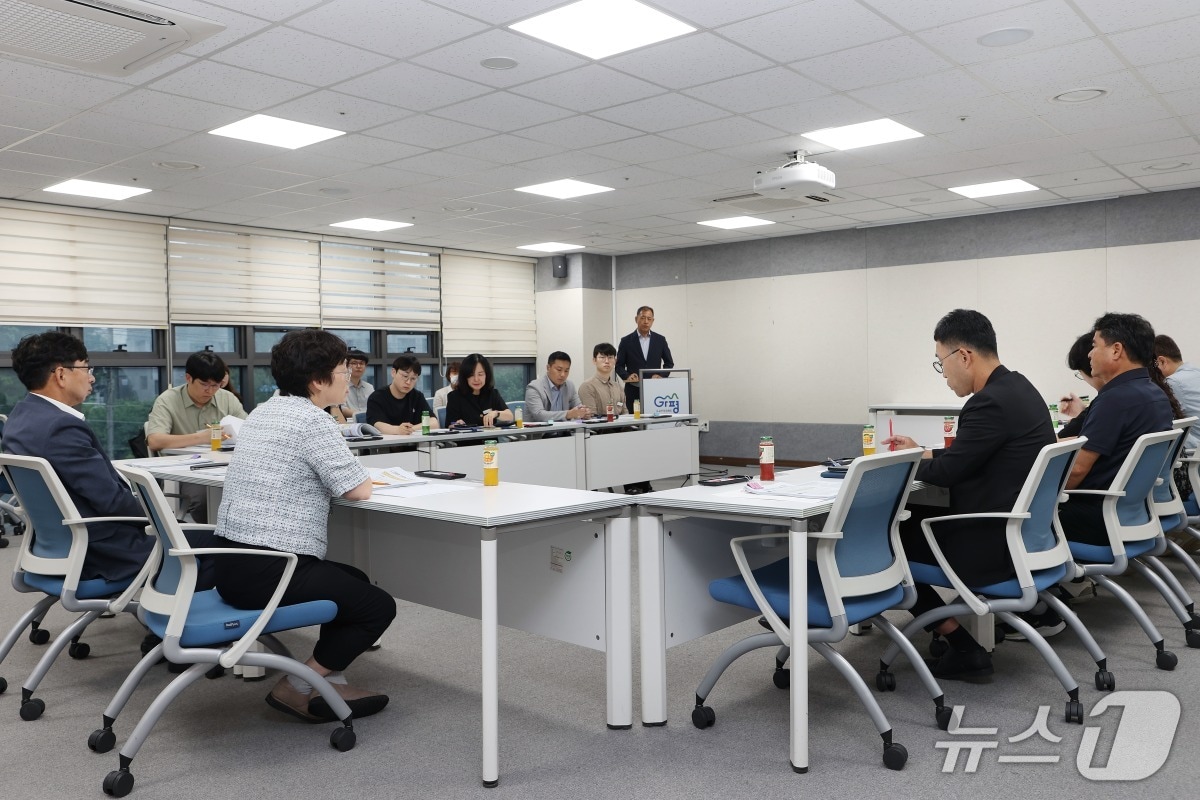 경기 가평군이 민생회복 소비쿠폰 1차 지급을 앞두고 읍면 행정복지센터 담당자들을 대상으로 관련 교육을 실시하고 있다.(가평군 제공. 재판매 및 DB 금지)/뉴스1