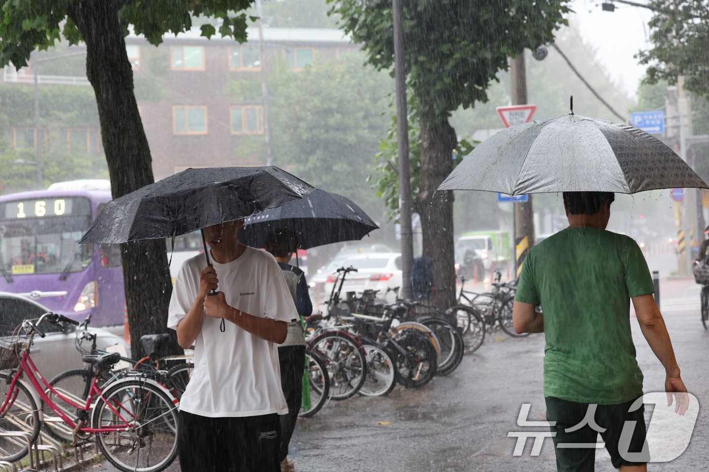 비 내리는 거리.(뉴스1 DB)