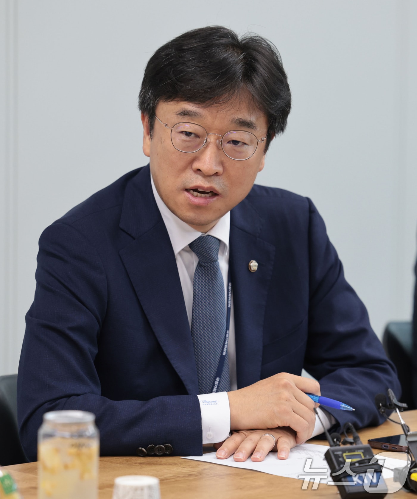 국정기획위원회 기획위원인 이용우 더불어민주당 의원이 이 18일 서울 종로구 정부서울청사 창성동 별관에서 열린 지난 정부 노동정책 희생 유족 간담회에서 모두발언을 하고 있다. (공동취재) 2025.7.18/뉴스1 ⓒ News1 김성진 기자