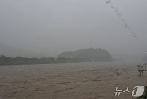 19일 오전 10시 20분쯤 낙동강 함양군 유림면 화촌리 지점 모습(낙동강홍수통제소 홈페이지 캡처. 재판매 및 DB금지)