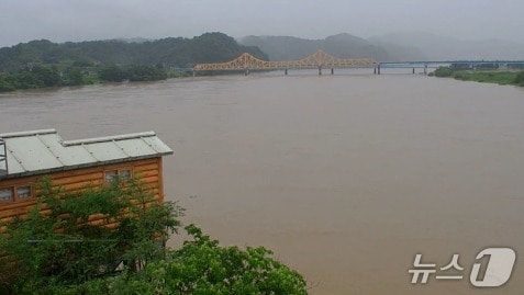 19일 오후 1시20분쯤 낙동강 유역인 함안군 칠서면 계내리 지점 모습(낙동강홍수통제소 홈페이지 캡쳐. 재판매 및 DB금지)
