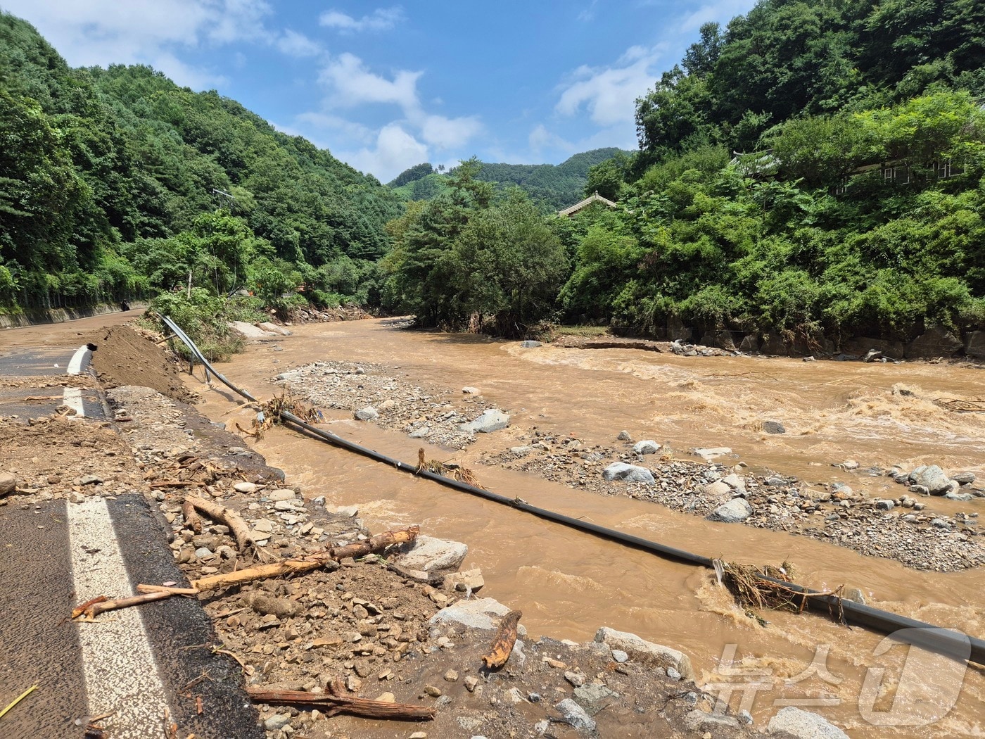 20일 경기 가평군 조종면 마일1리 마을이 전날 밤부터 내린 집중호우로 쑥대밭이 됐다.2025.07.20 2025.7.20/뉴스1 ⓒ News1 양희문 기자