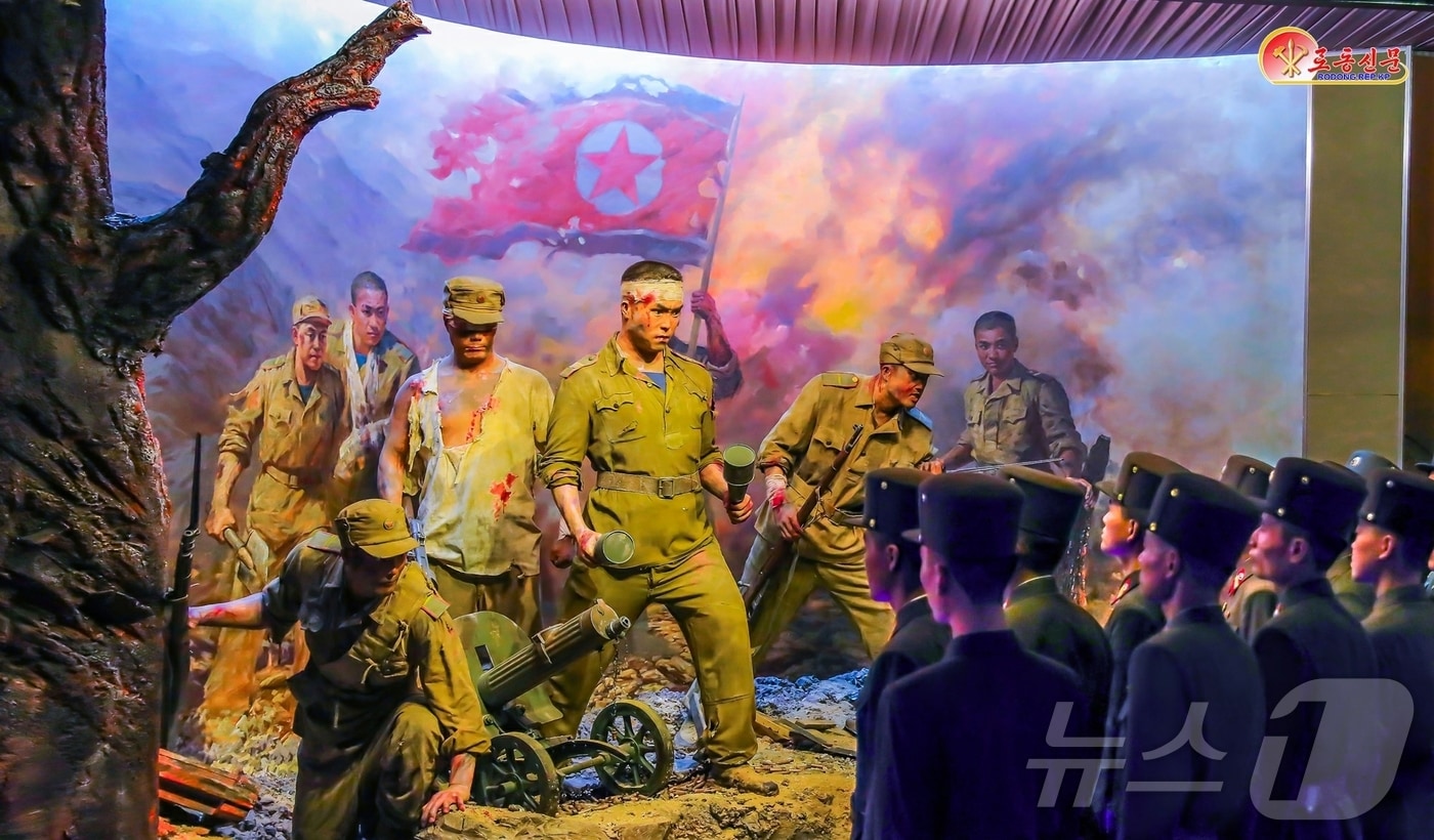 &#40;평양 노동신문=뉴스1&#41; = 북한 노동당 기관지 노동신문은 21일 전승절&#40;7월27일·정전협정체결 기념일&#41;을 앞두고 &#34;전승세대가 지녔던 위대한 조국수호 정신은 오늘도 세기와 연대를 이어가며 후대들의 가슴속에 뜨겁게 맥박치고 있다＂고 보도했다. [국내에서만 사용가능. 재배포 금지. DB 금지. For Use Only in the Republic of Korea. Redistribution Prohibited] rodongphoto@news1.kr